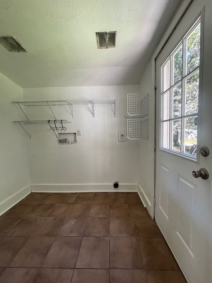 1436 W Madison St - Photo 5 of 17