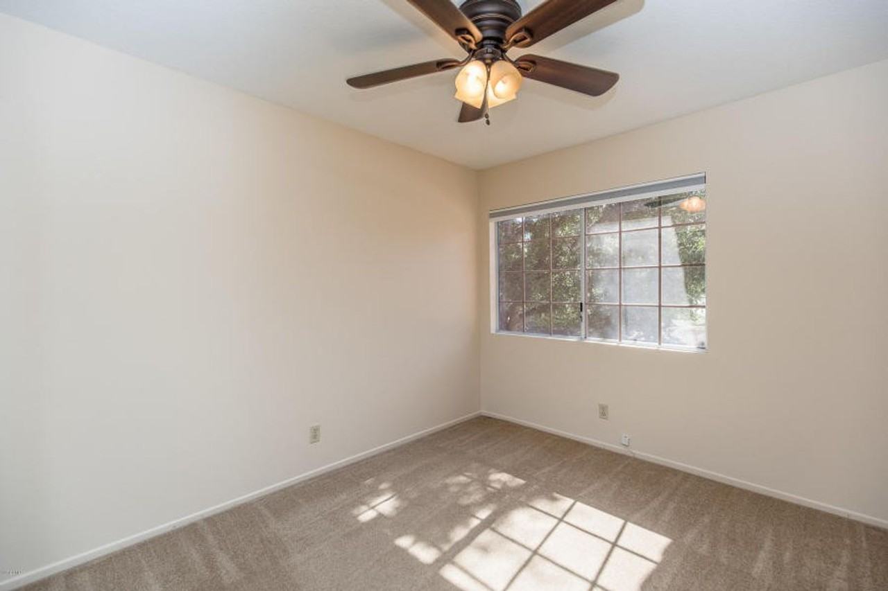 1040 Amberton Ln - Photo 5 of 29