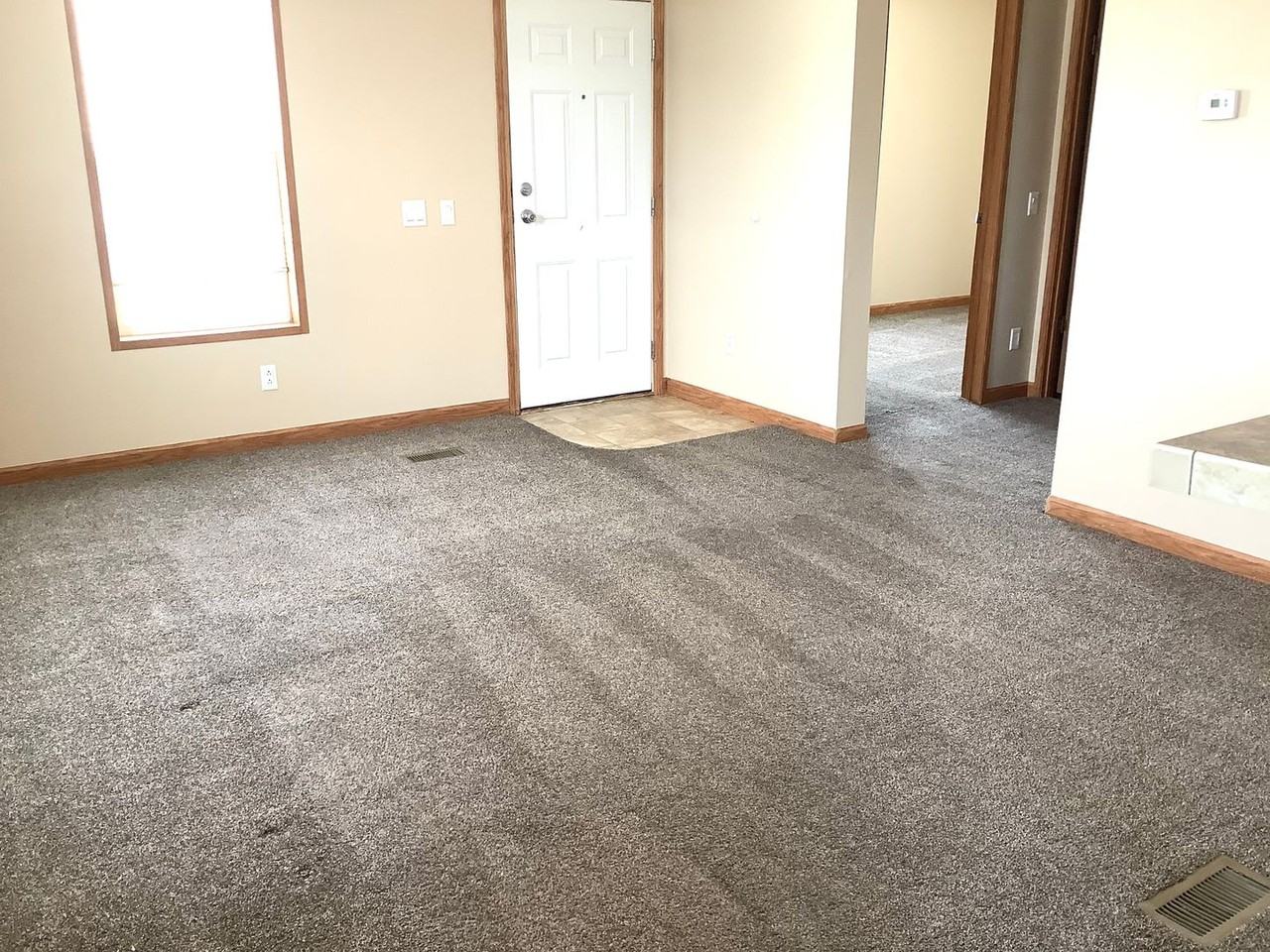 668 2nd Ave Se - Photo 5 of 11