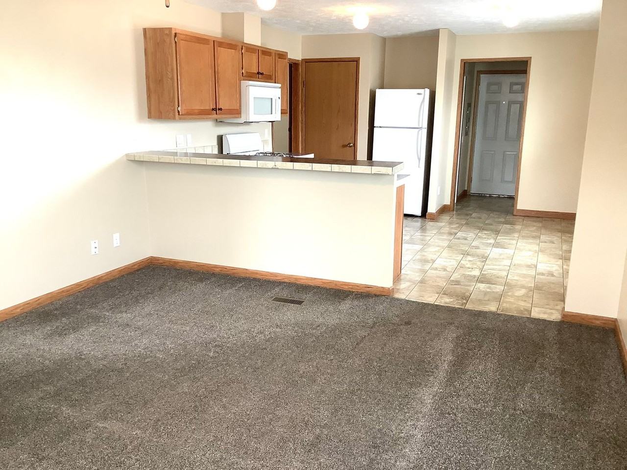 668 2nd Ave Se - Photo 6 of 11