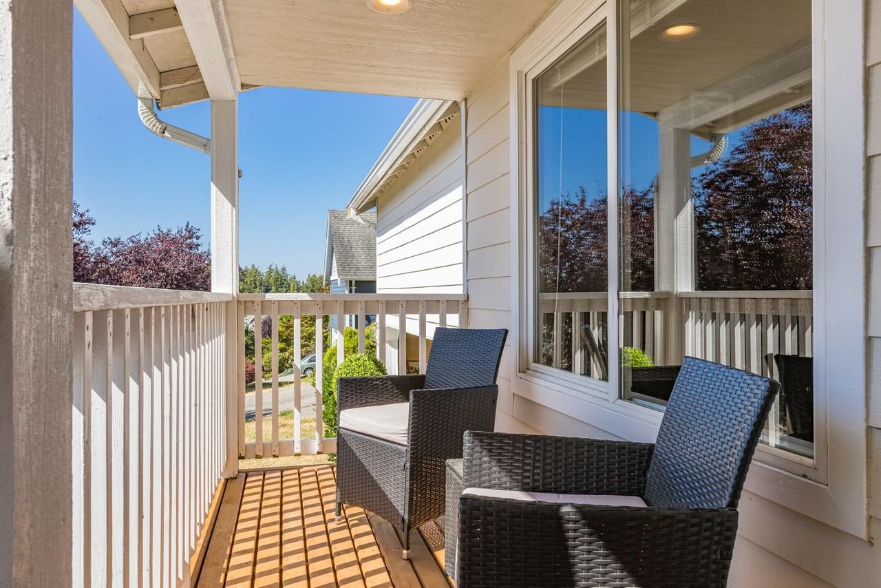 3206 Cedarside Ct - Photo 3 of 36