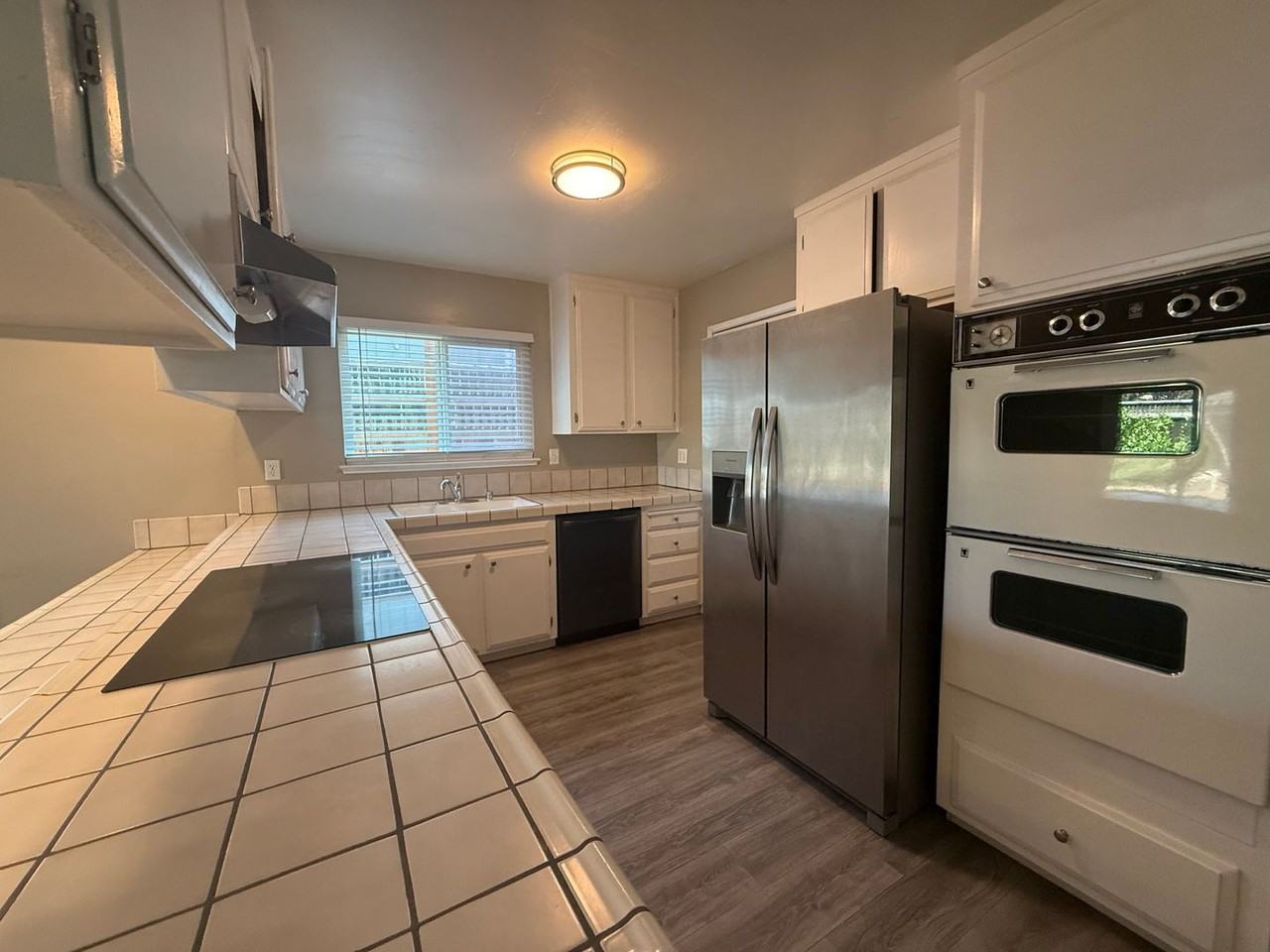 2104 La Miel Way - Photo 2 of 18