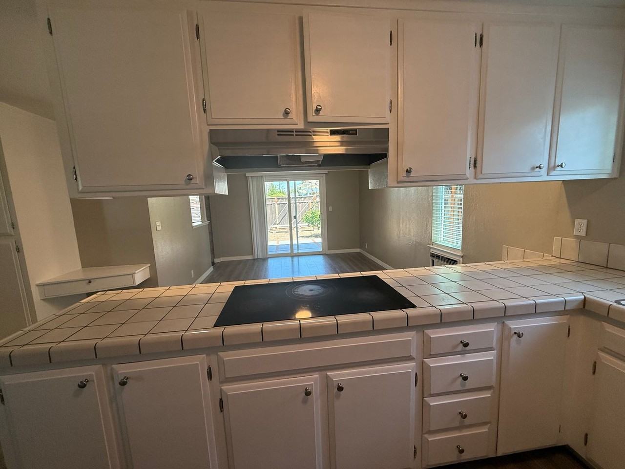 2104 La Miel Way - Photo 3 of 18