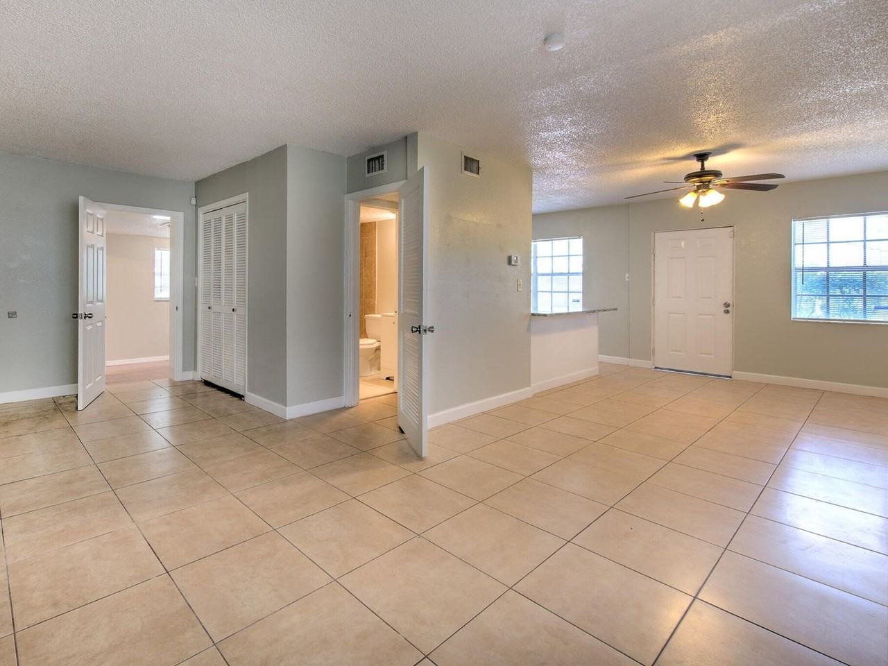 3514 Sarah St - Photo 5 of 26