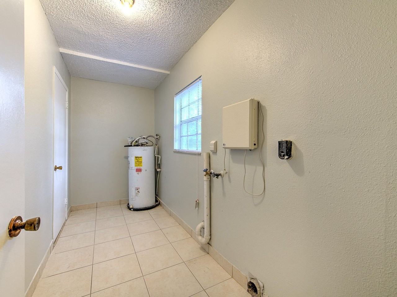 3514 Sarah St - Photo 3 of 26