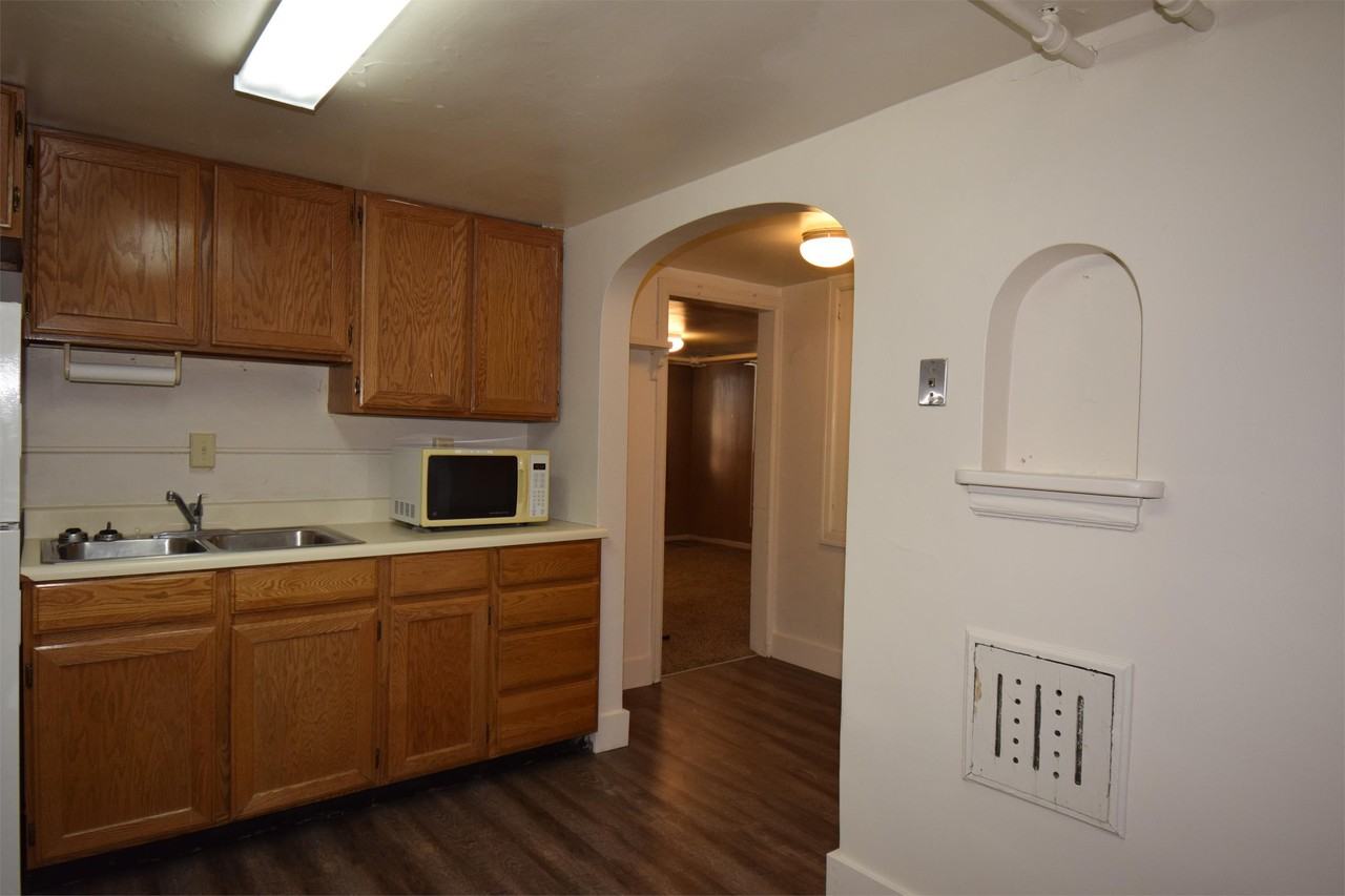 234 E 100 N - Photo 2 of 7