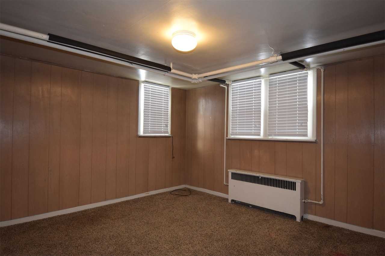 234 E 100 N - Photo 4 of 7