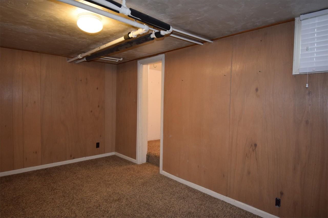 234 E 100 N - Photo 6 of 7