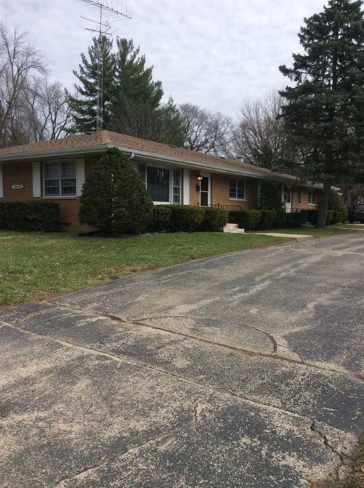 1624 Eastmoreland Ave - Photo 2 of 20