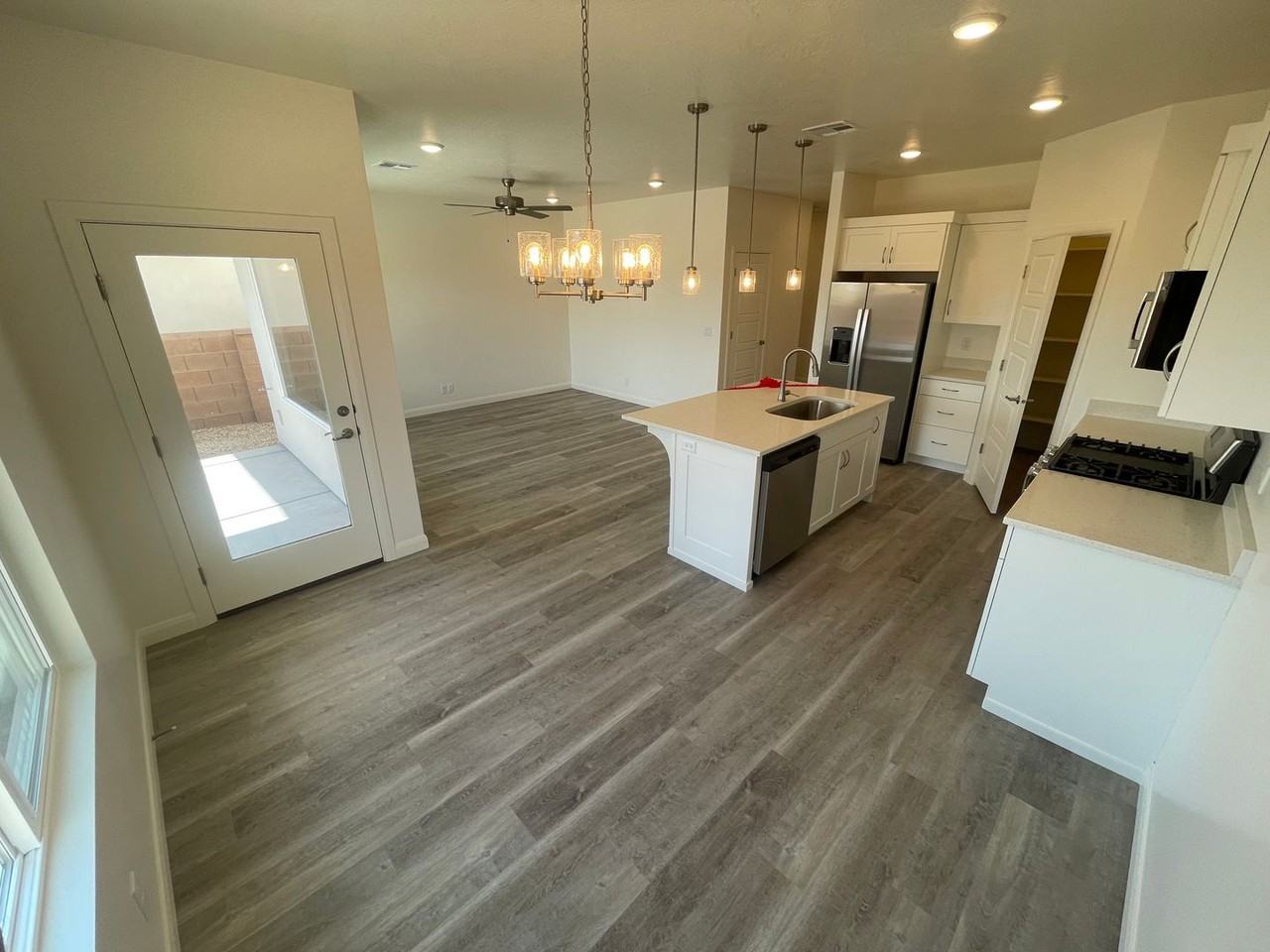 1396 E White Hollow Ln - Photo 3 of 31