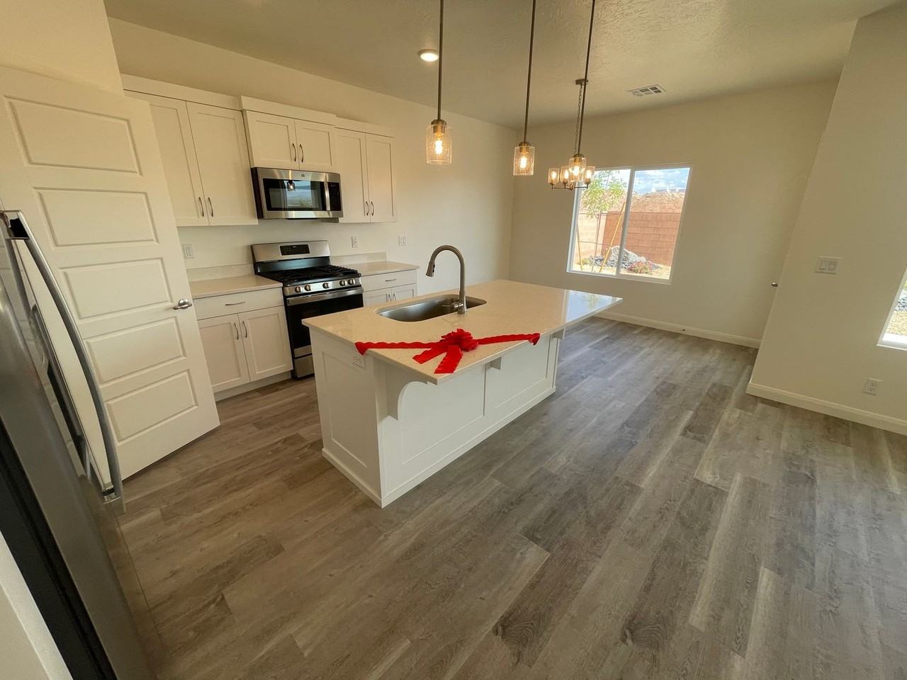 1396 E White Hollow Ln - Photo 2 of 31
