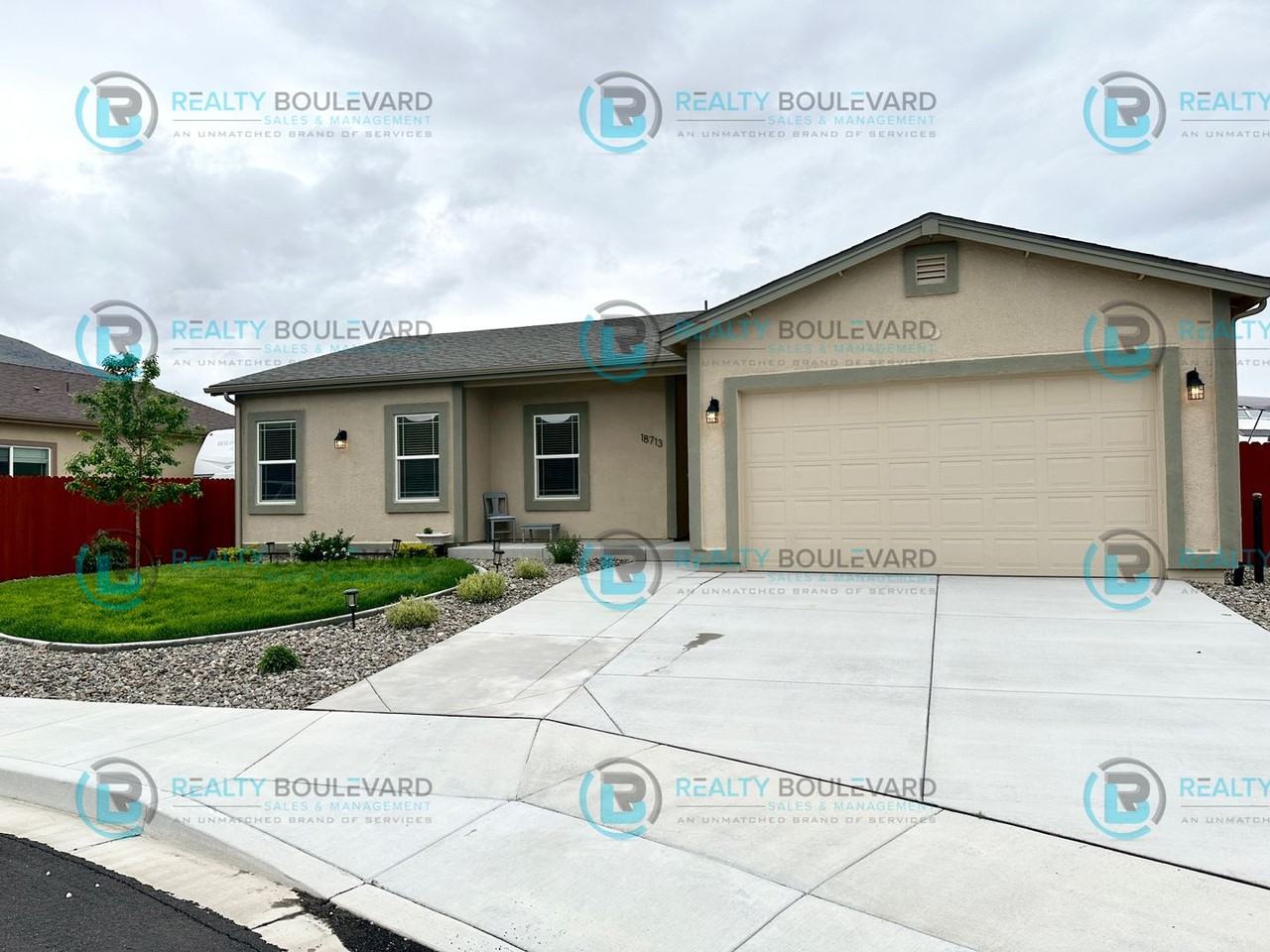 18713 Knott Creek Ct - Photo 2 of 36