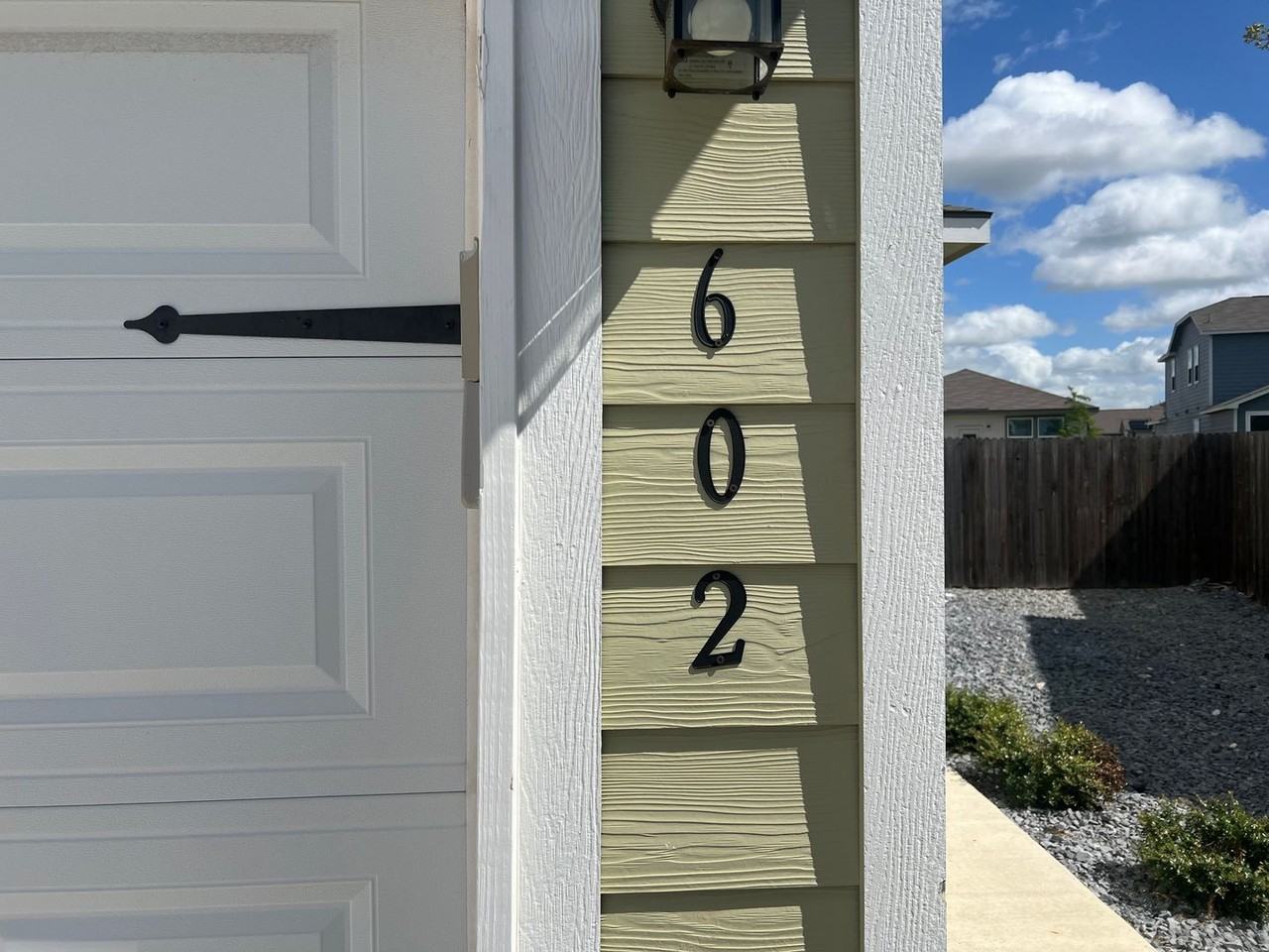 602 Heathers Way - Photo 3 of 24