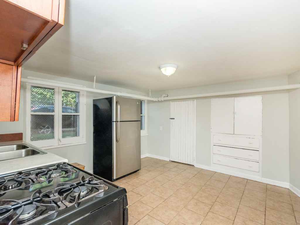 2223-25 N. Hamlin Ave - Photo 3 of 21