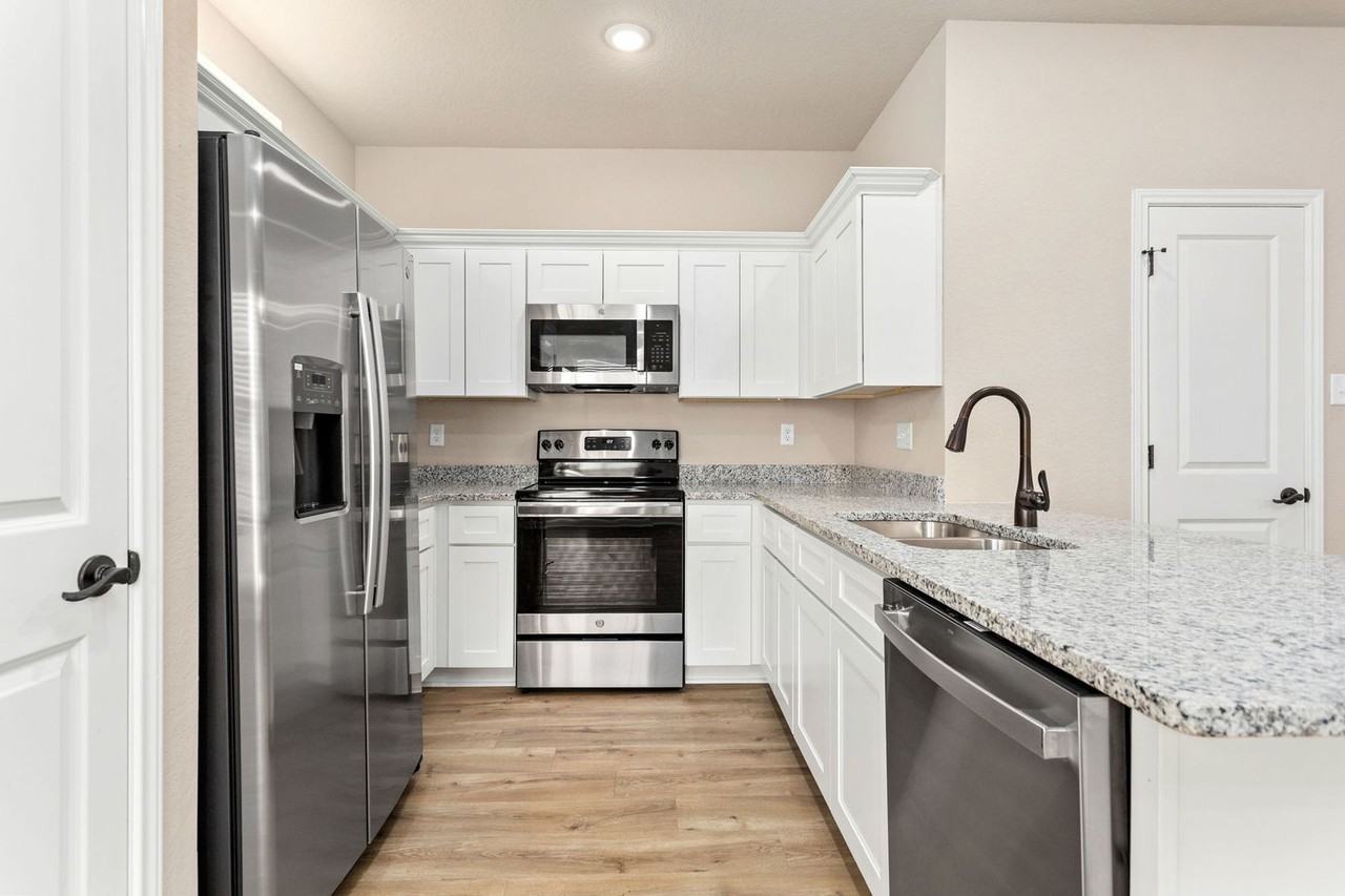 826 Soria Pl #102 - Photo 3 of 29