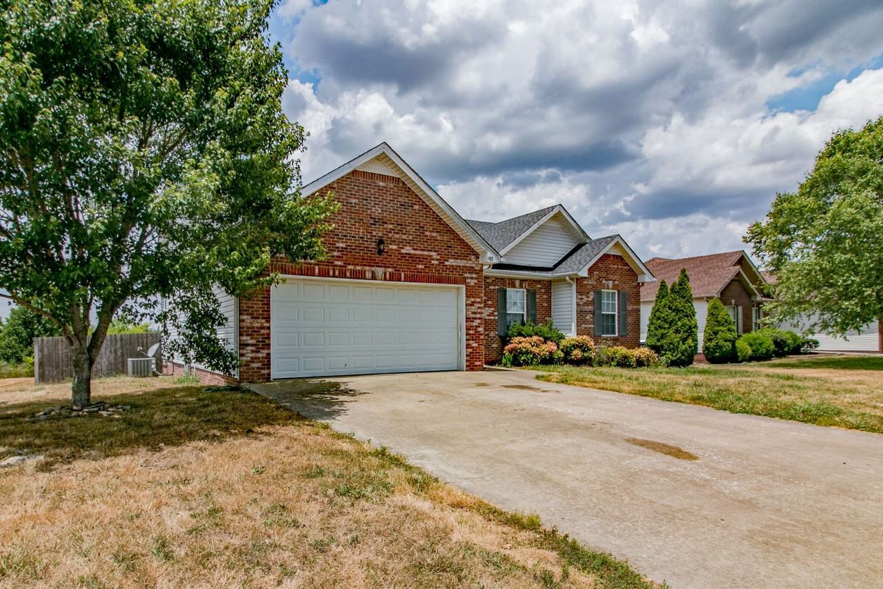 988 Chardea Ct - Photo 2 of 31