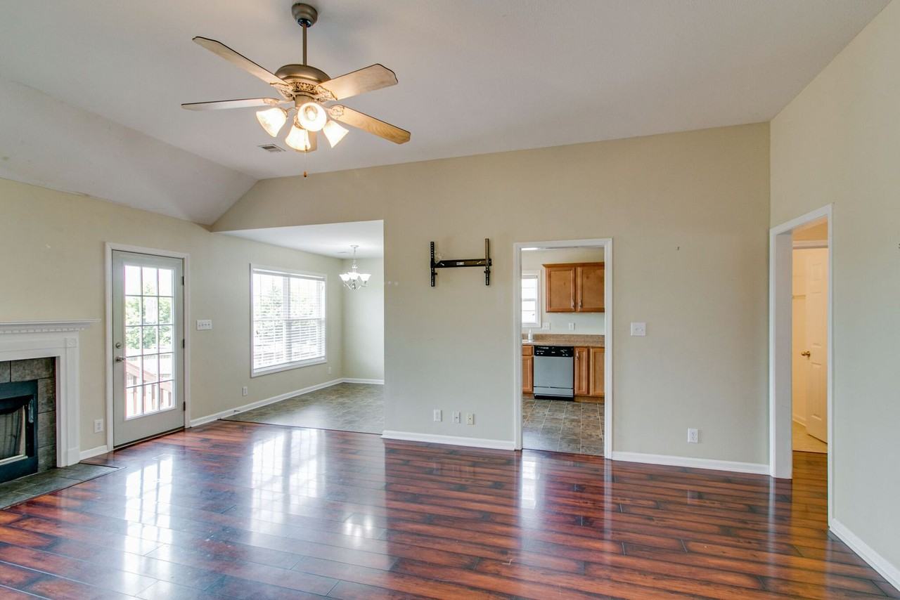988 Chardea Ct - Photo 7 of 31