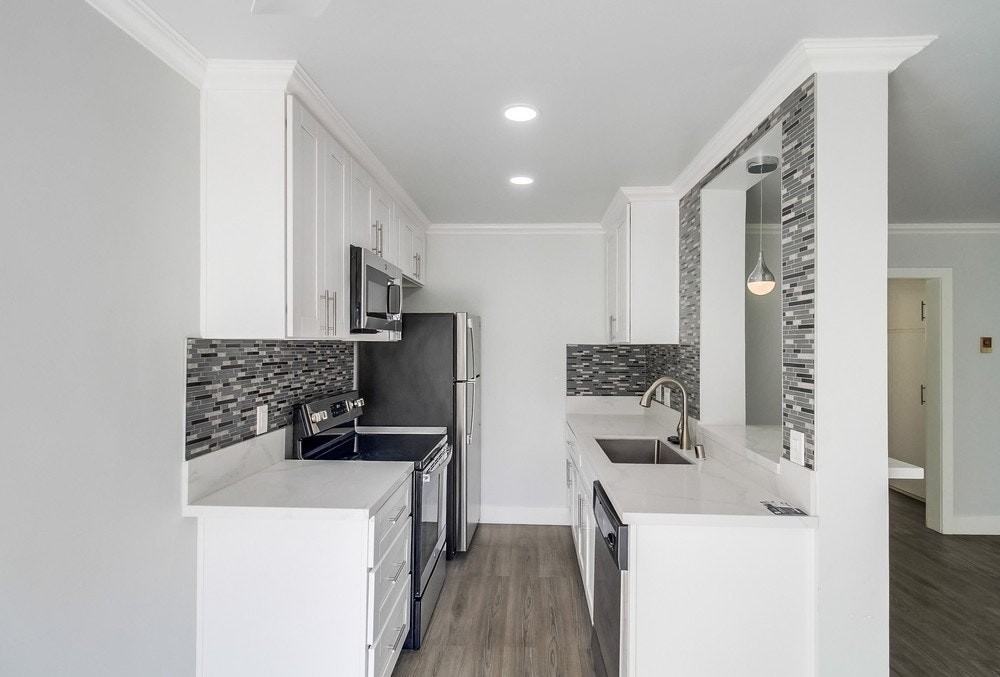 1254 Robinson Avenue - Photo 3 of 7