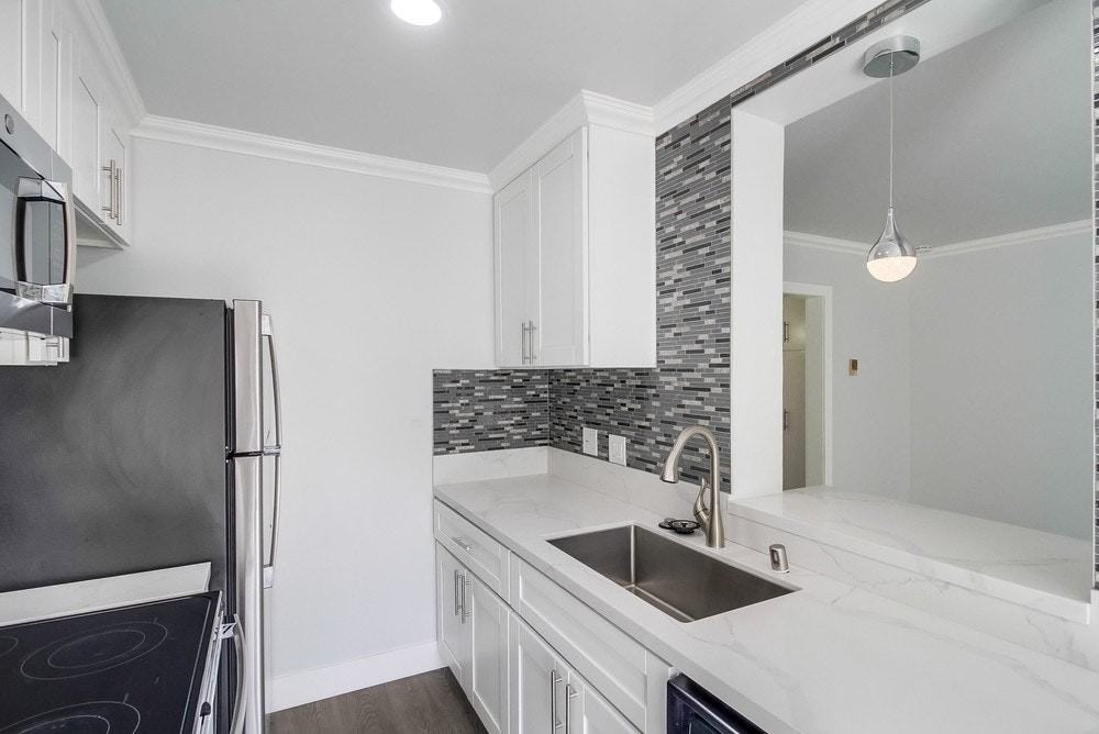 1254 Robinson Avenue - Photo 5 of 7