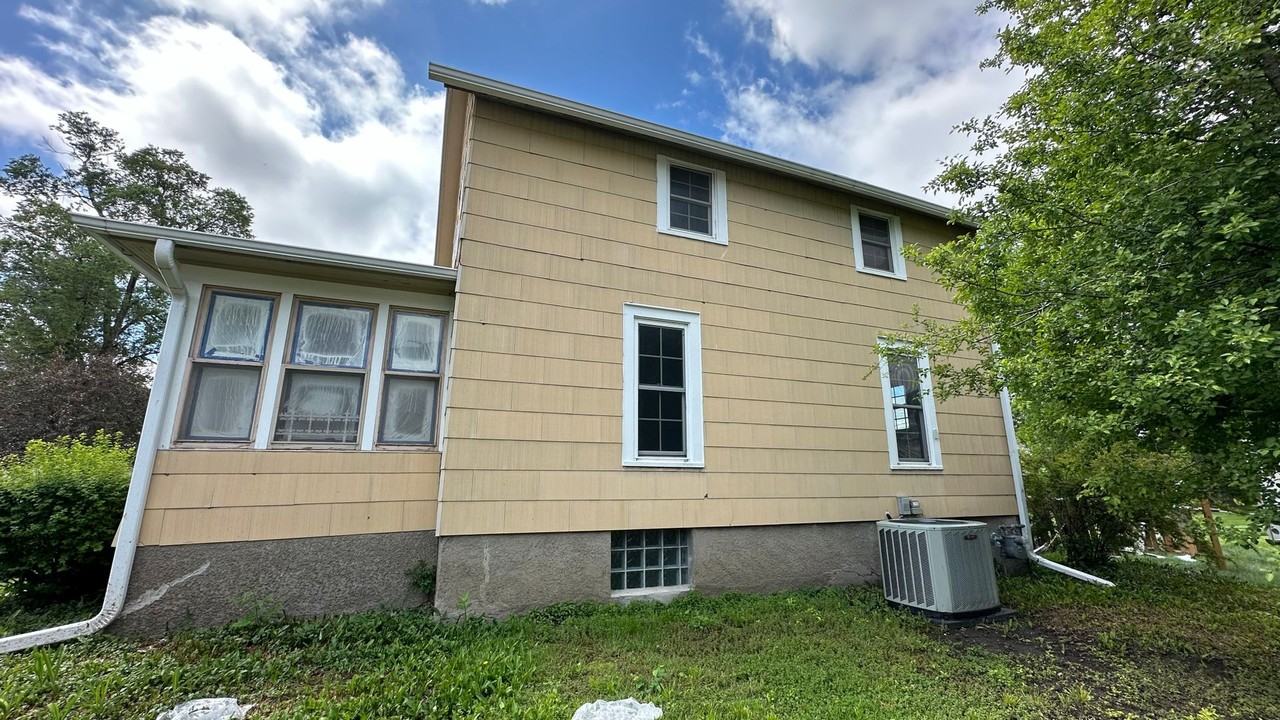 229 S Sherman Ave - Photo 4 of 6