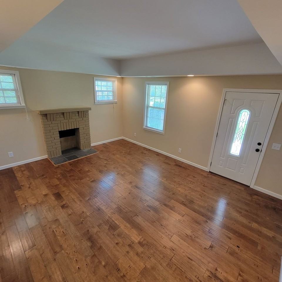 250 E Main St - Photo 4 of 25