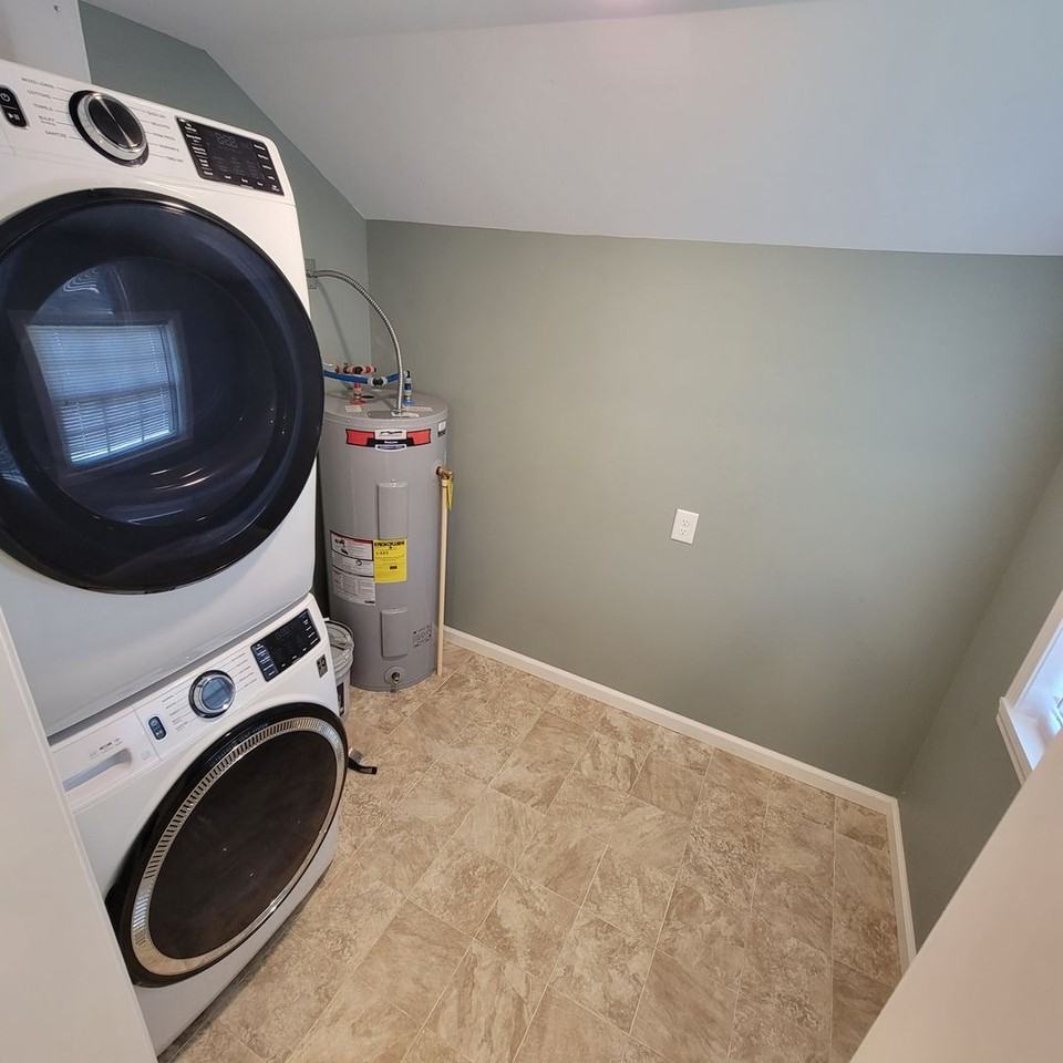 250 E Main St - Photo 7 of 25