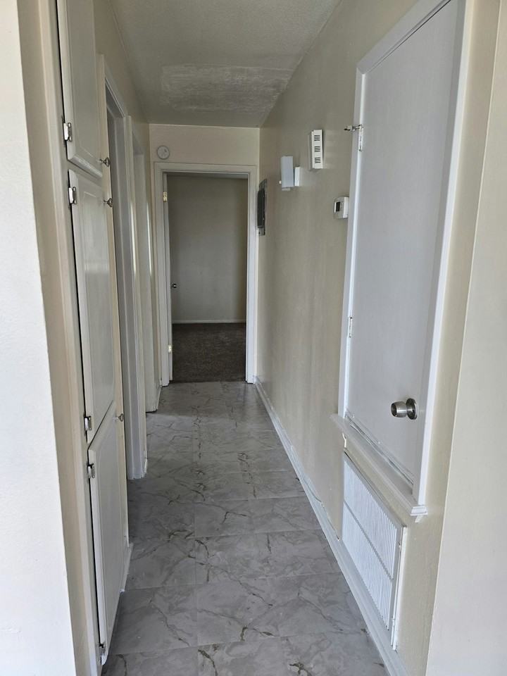 201 Regency Avenue, Unit C - Photo 2 of 10