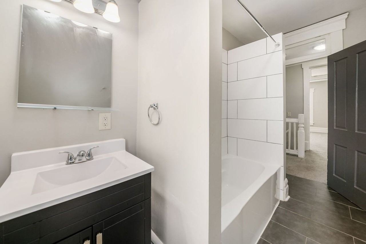 235 Miller Ave - Photo 4 of 6