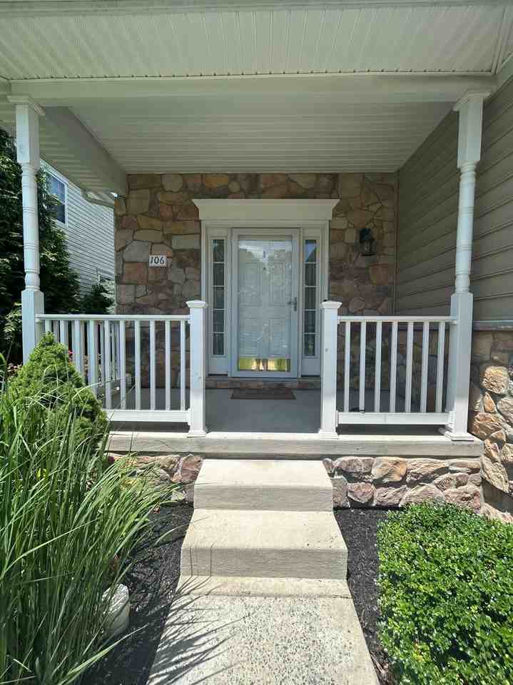 106 Sirius Dr - Photo 2 of 35