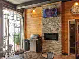 featured image of 103 E Meadows St