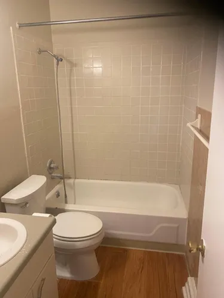 295 Laurel St Apt A - Photo 3 of 7