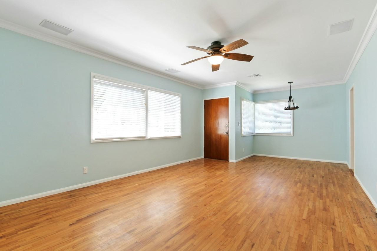 1719 Marshallfield Lane - Photo 4 of 17