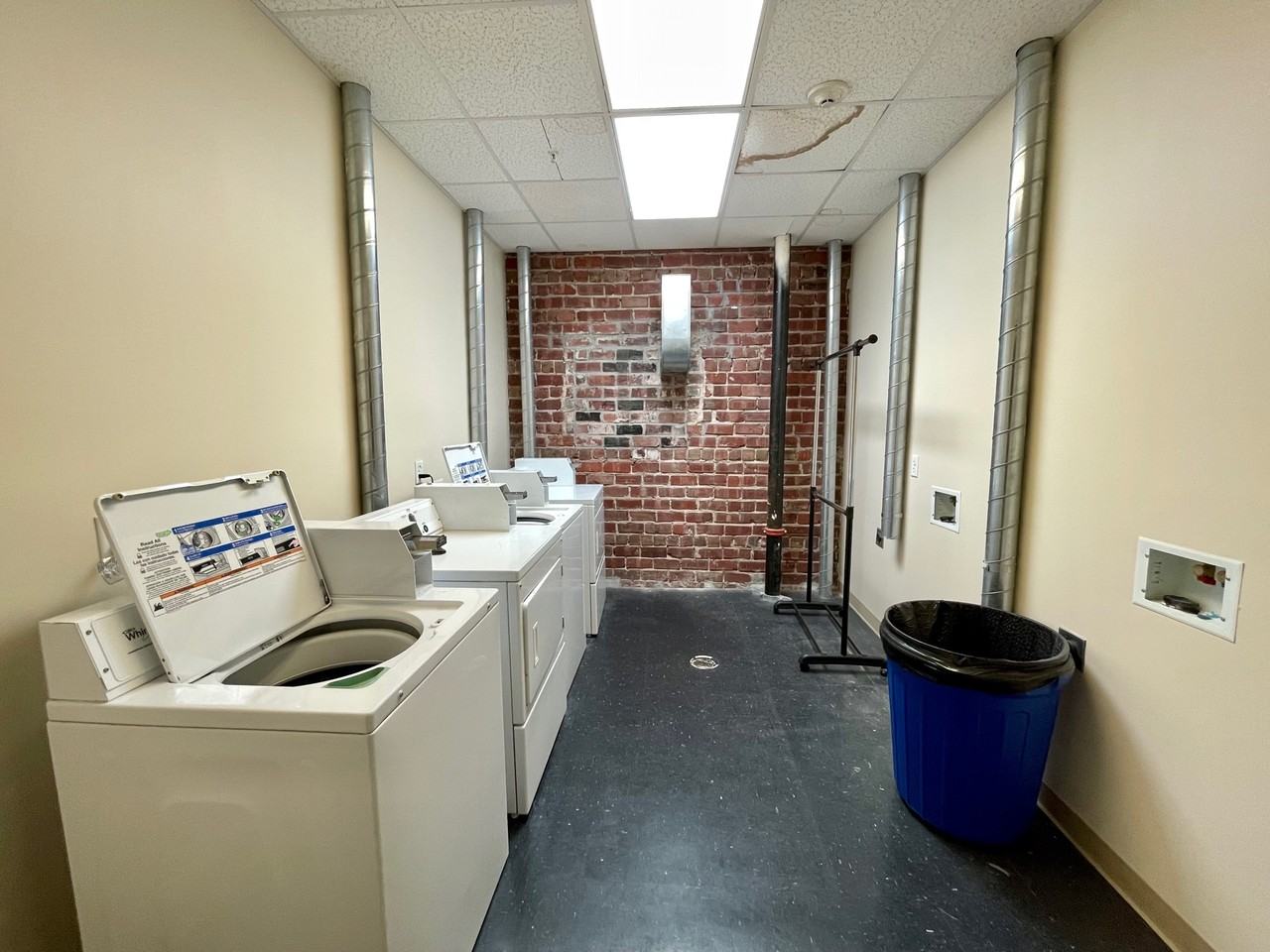 Berglund Flats - Photo 4 of 17