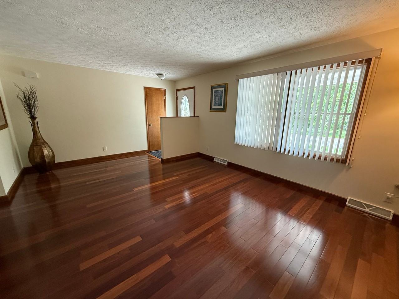 202 West Harrison Street - Photo 2 of 17