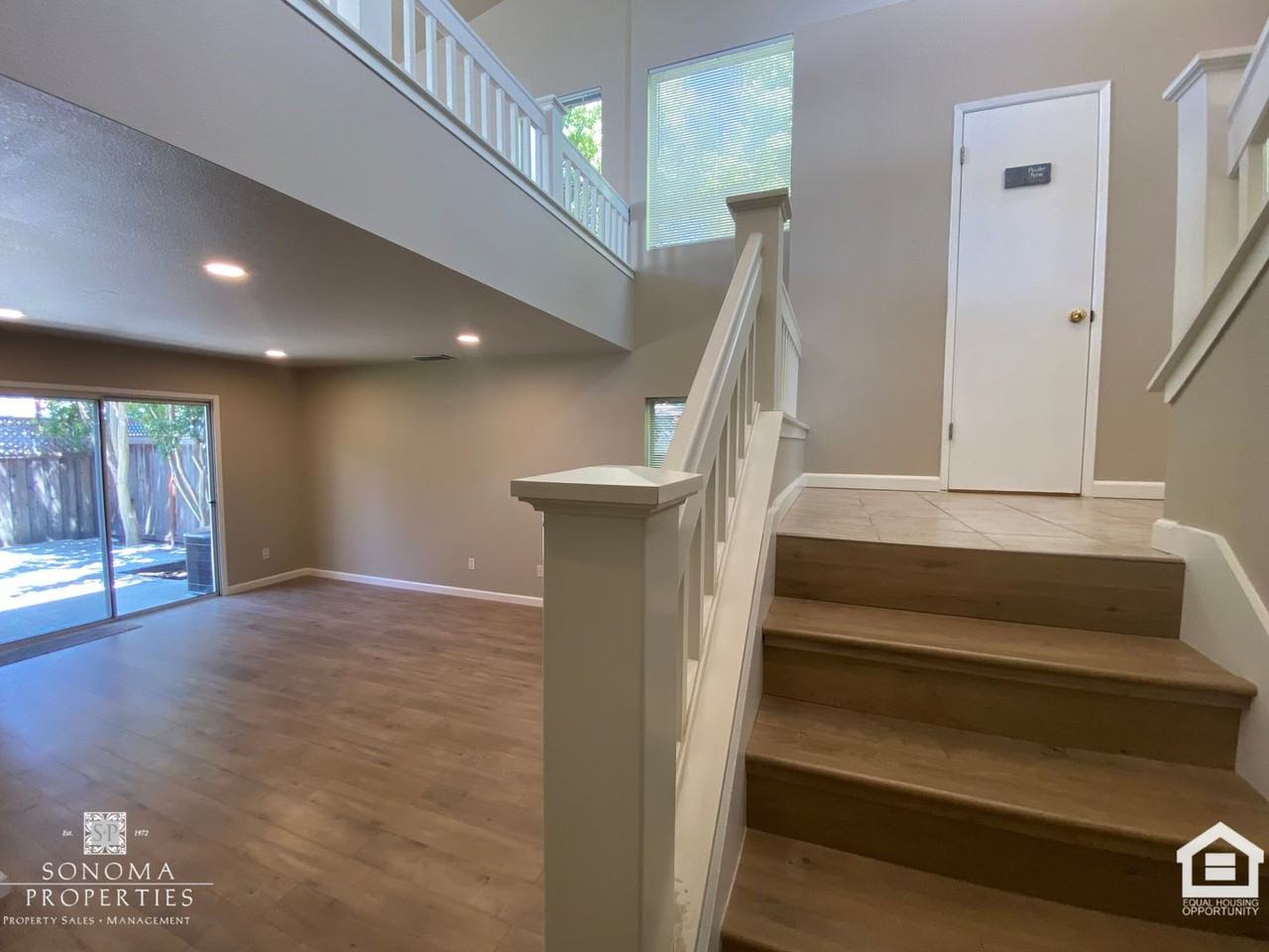1217 Nash St - Photo 4 of 37