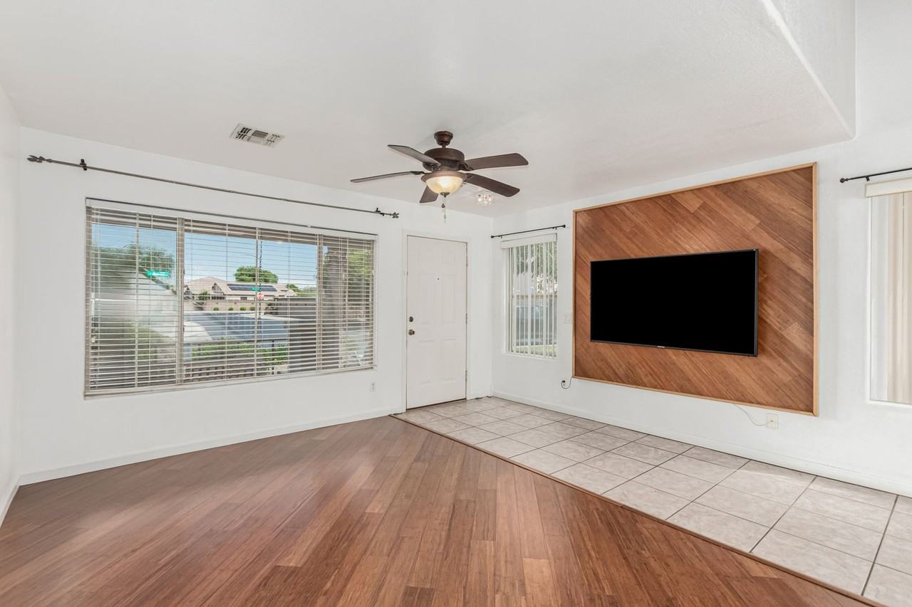 12823 W Ash St - Photo 7 of 35