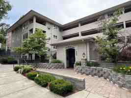 featured image of 930 S Cowley St #302