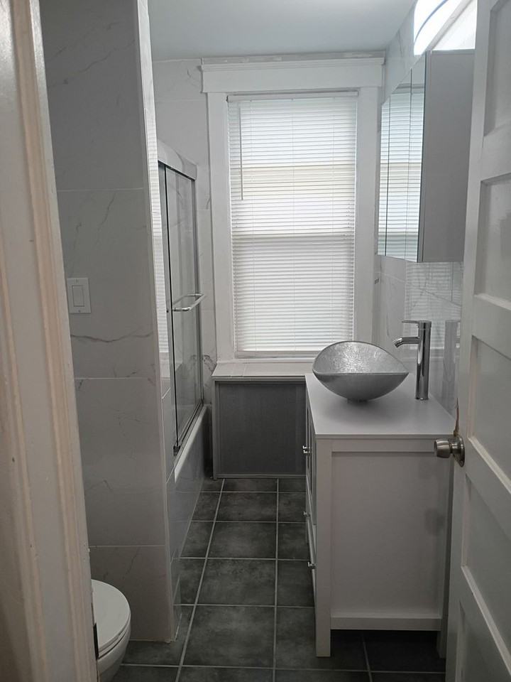 28 Hollow Wood Ln - Photo 3 of 14