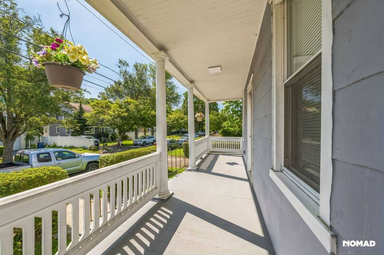 28 Hollow Wood Ln - Photo 5 of 14