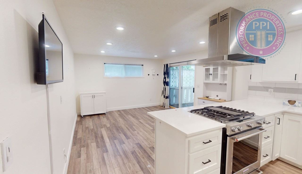 17035 Se Valley View Rd - Photo 2 of 33