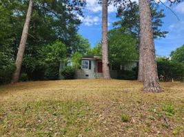 featured image of 4117 Lake Dr