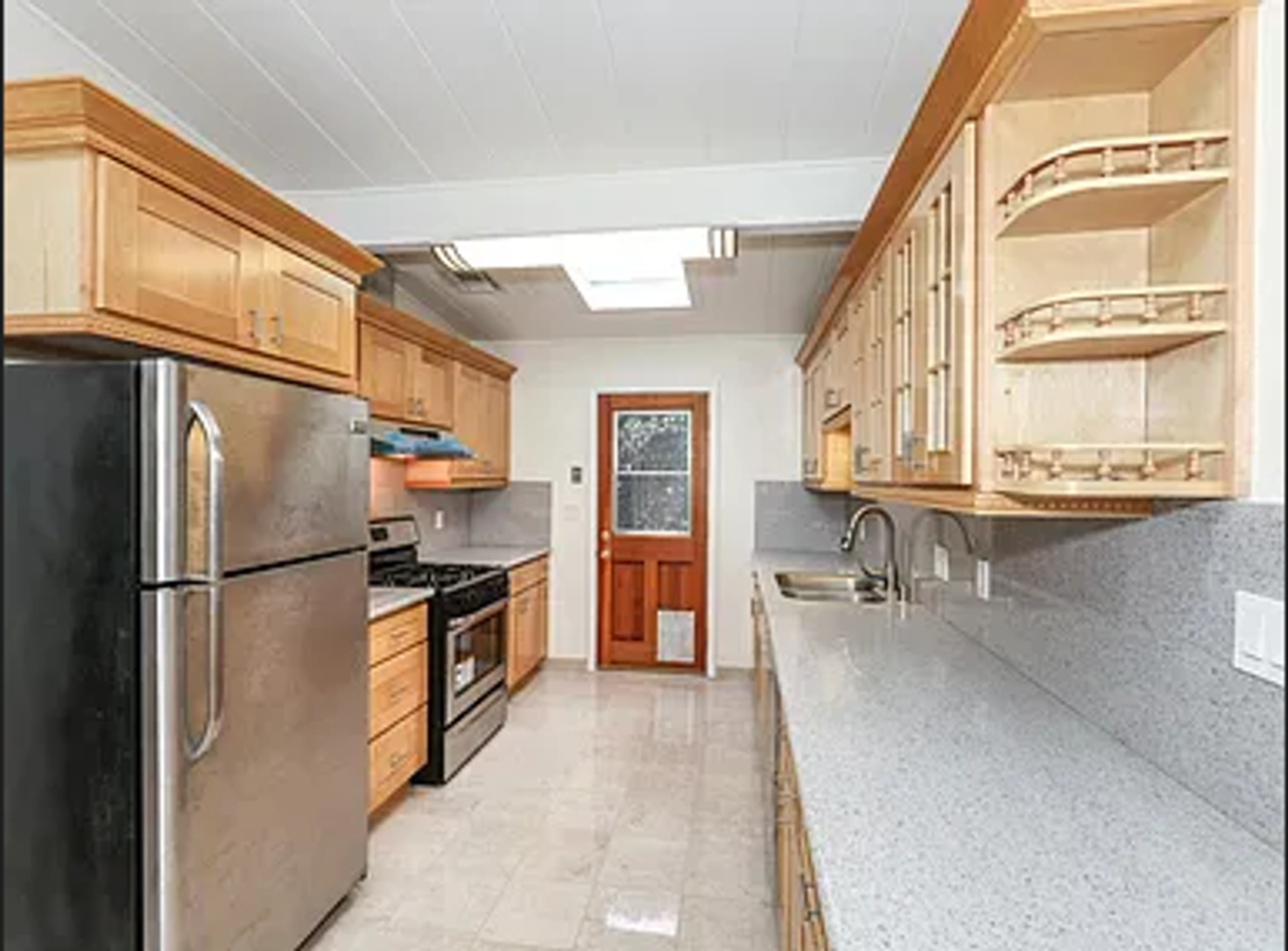 752 Emily Dr - Photo 2 of 19