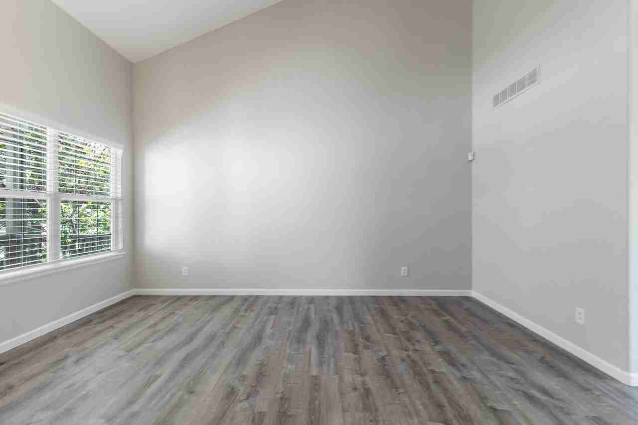 15726 Greenstone Ln - Photo 5 of 28