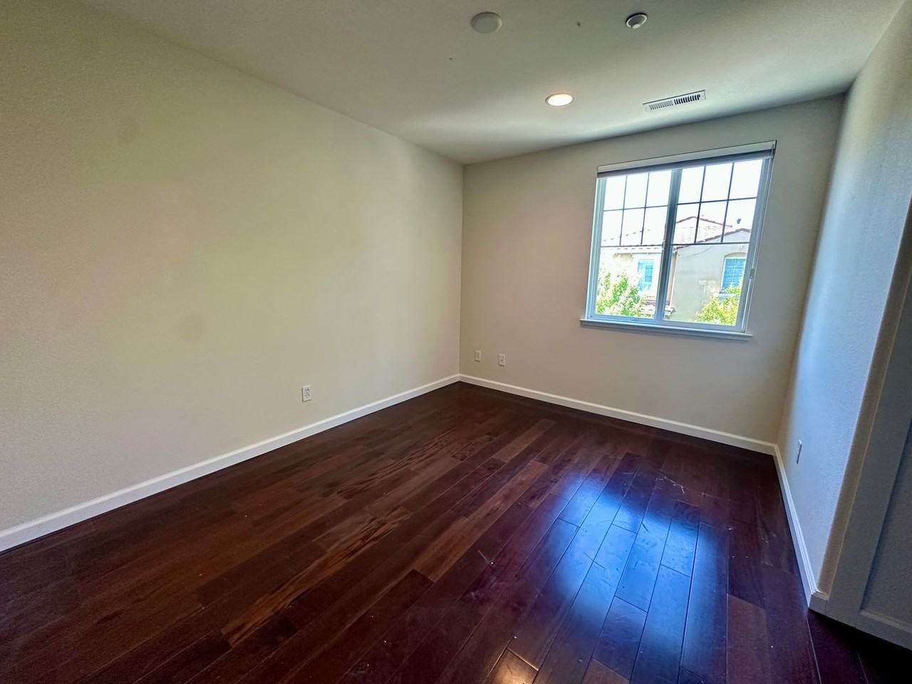 863 Garrity Way - Photo 2 of 8