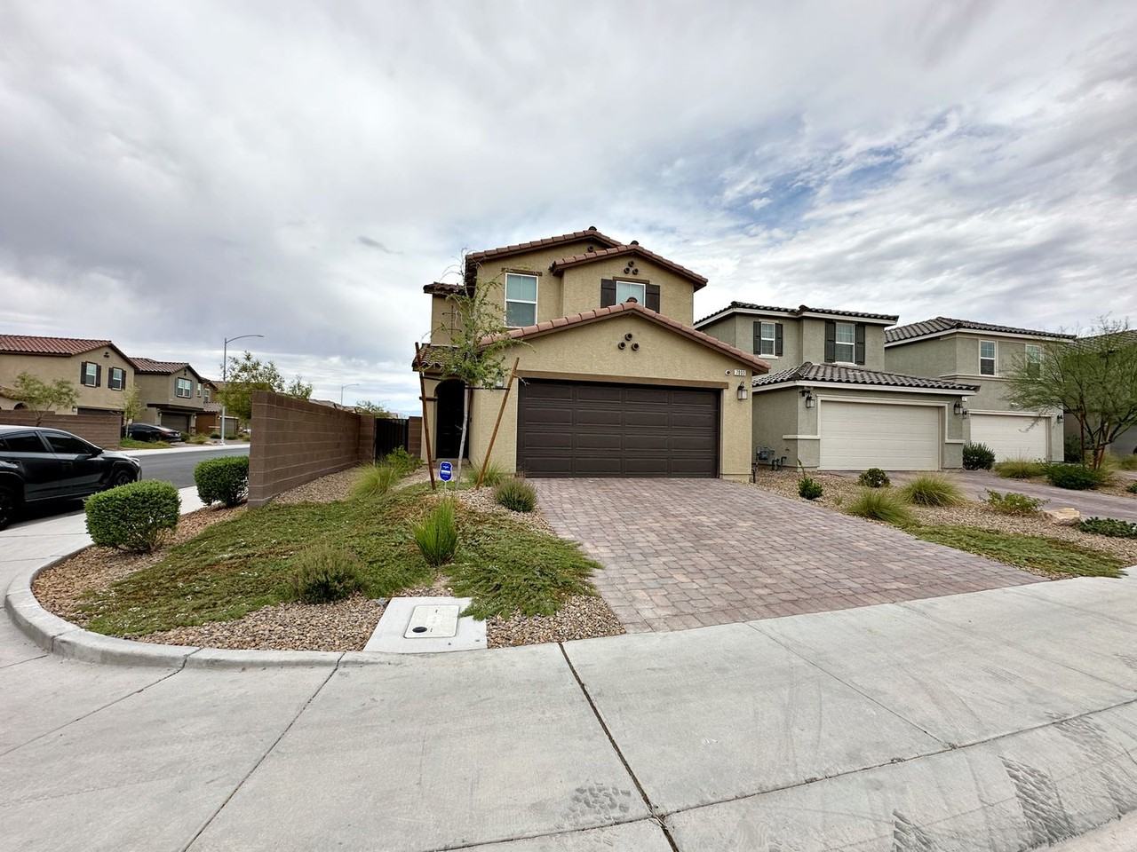 7003 Wildhorse Creek St - Photo 2 of 39