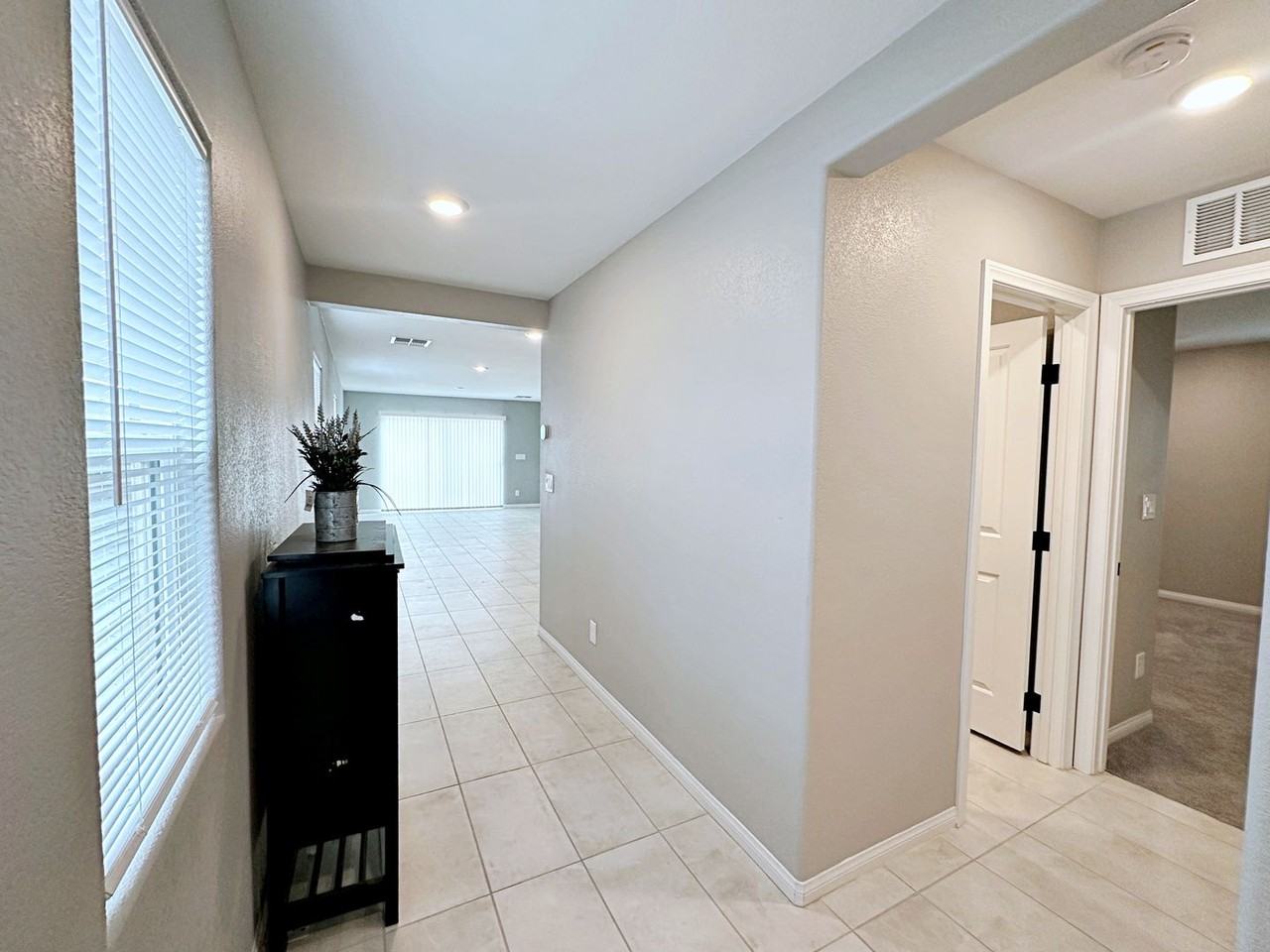 7003 Wildhorse Creek St - Photo 5 of 39