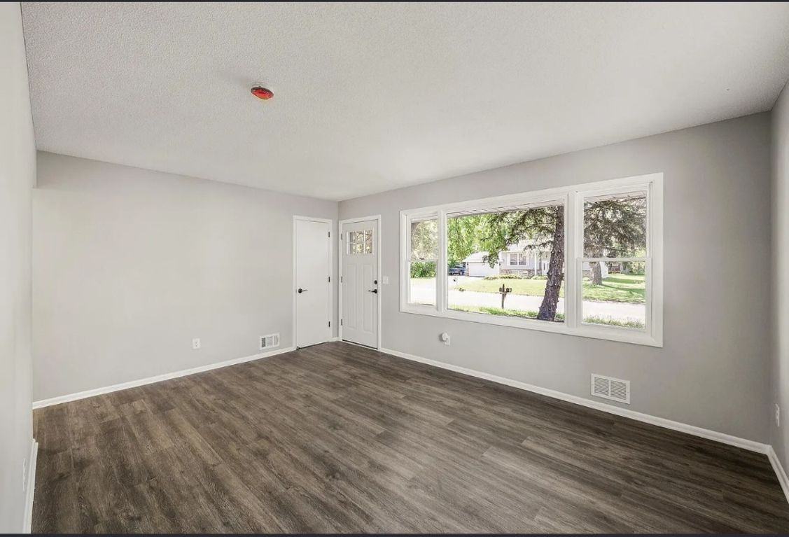 827 Elm Creek Cir - Photo 2 of 7