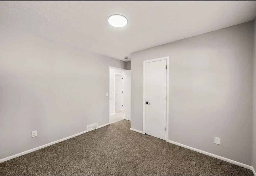 827 Elm Creek Cir - Photo 6 of 7
