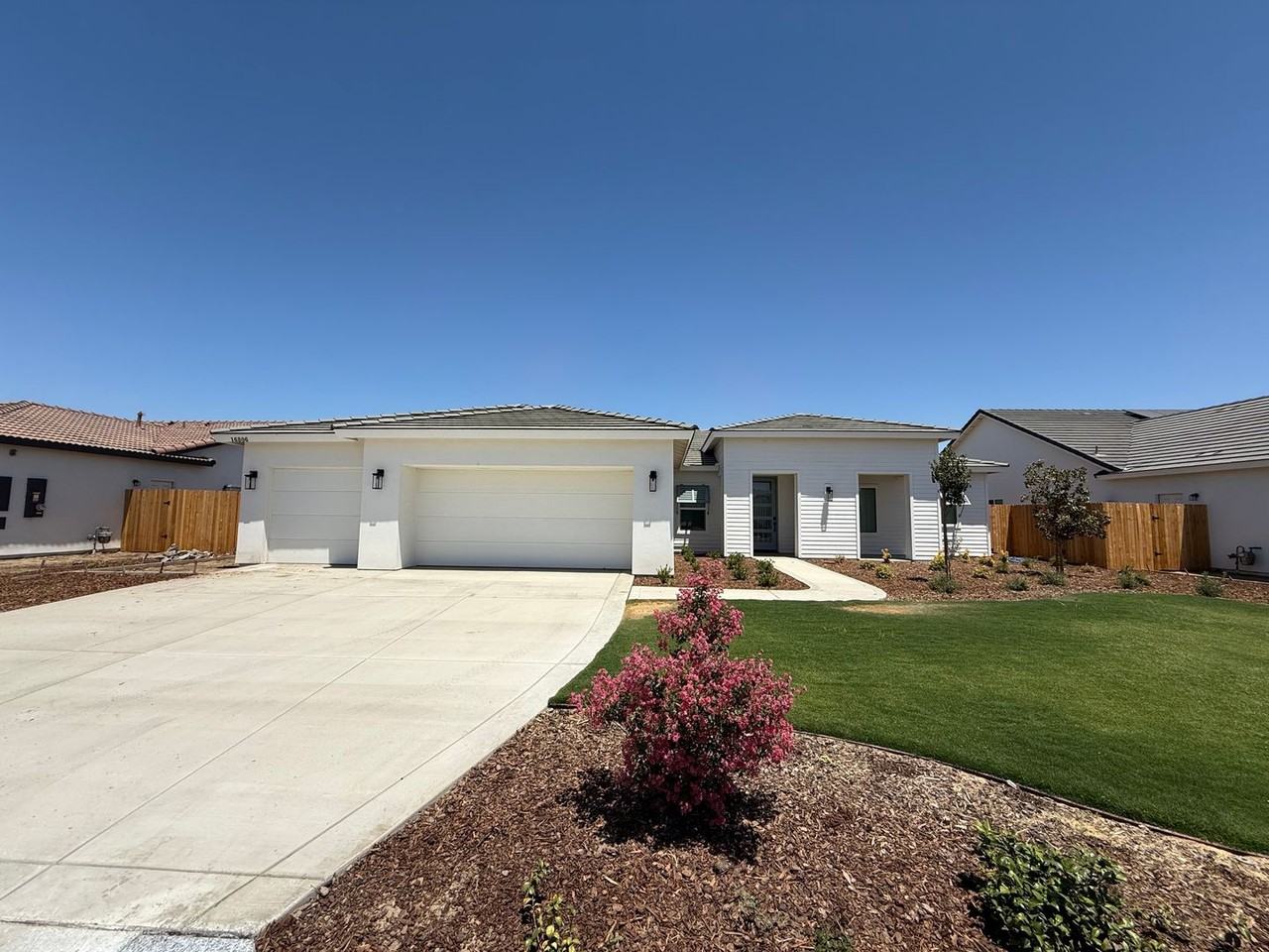 16806 Mairs Dr - Photo 2 of 39