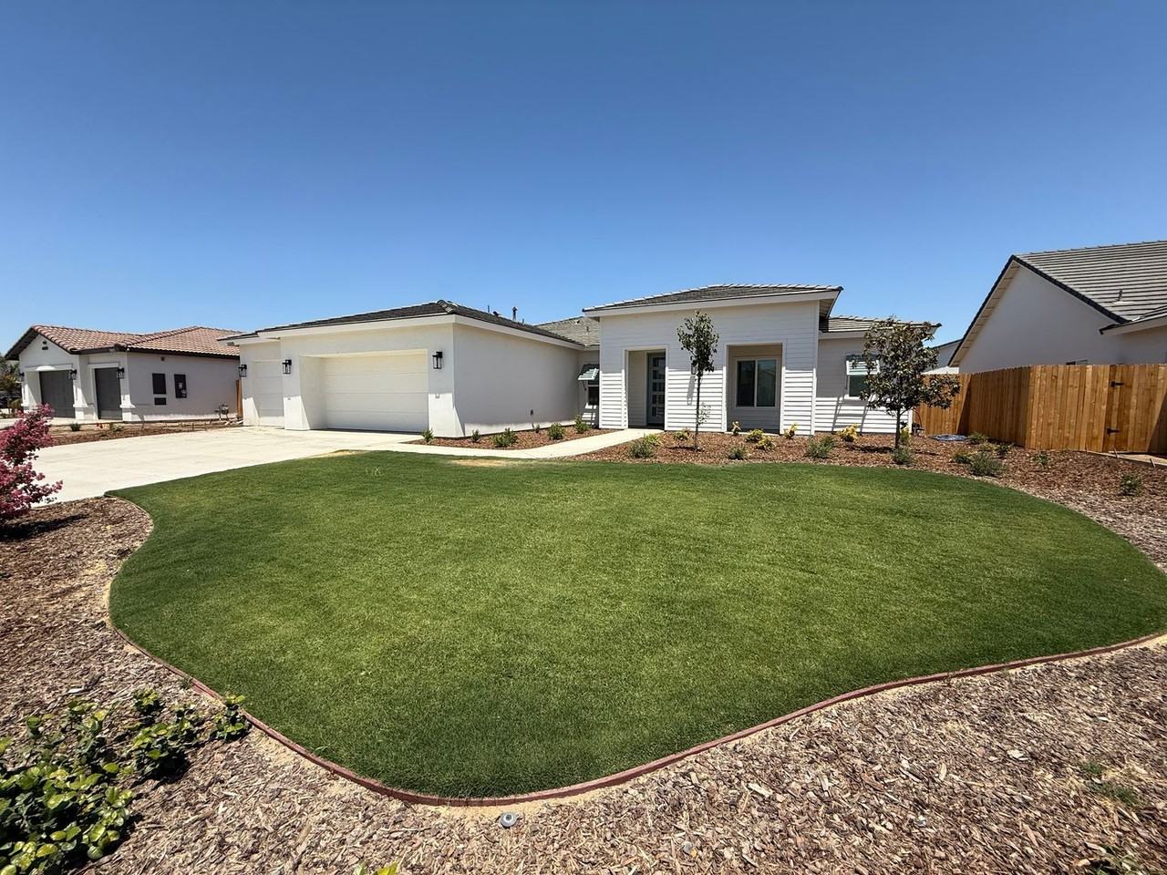 16806 Mairs Dr - Photo 3 of 39